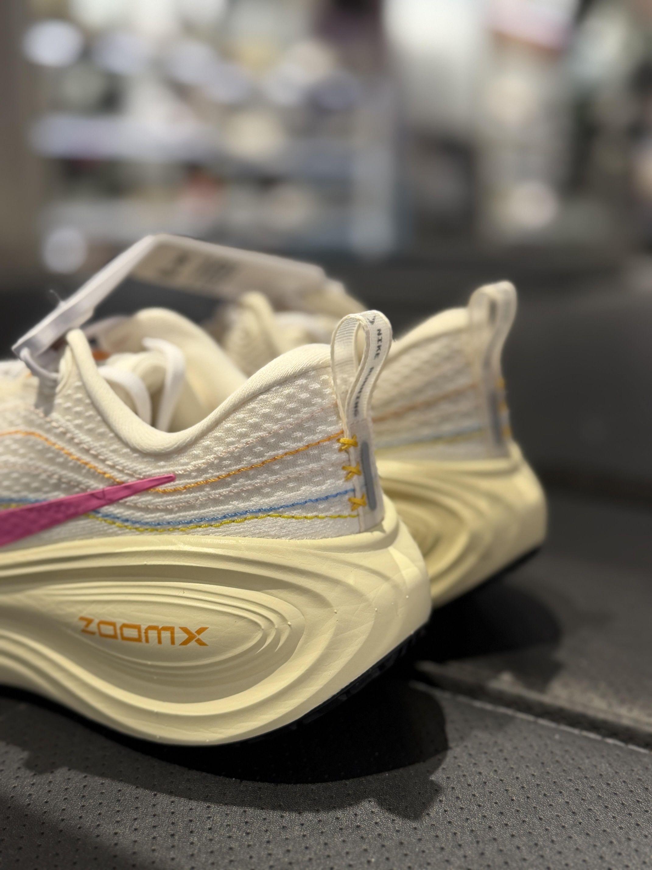 NikeVomeroPlus,🏃最新配色| 好好看